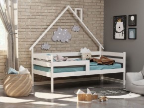 Детская кровать-домик из массива березы Соня-2 (Белый/Лак) в Уфе - ufa.ok-mebel.com | фото 1
